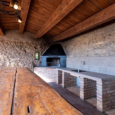 Casa Moixella * Lladurs